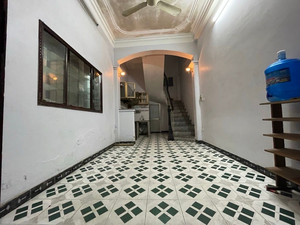 Bán nhà Ngõ Chùa Hưng Ký - diện tích 23,5m2 4 tầng - ô tô lùi tận cửa - giá 7,3 tỷ