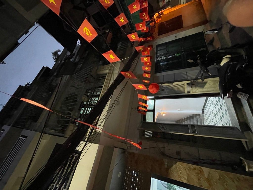 Bán nhà Ngõ Chùa Hưng Ký - diện tích 23,5m2 4 tầng - ô tô lùi tận cửa - giá 7,3 tỷ