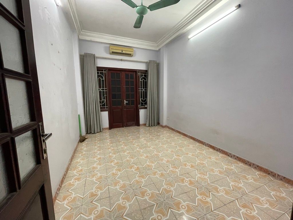 Bán nhà Ngõ Chùa Hưng Ký - diện tích 23,5m2 4 tầng - ô tô lùi tận cửa - giá 7,3 tỷ