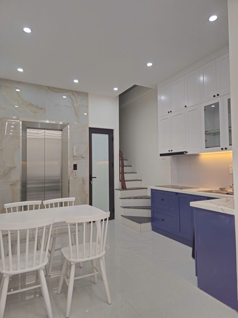 Bán nhà Giáp Nhị - diện tích 33,9m2 5 tầng - Nhà thang máy, ô tô đỗ cửa - giá 9,2 tỷ