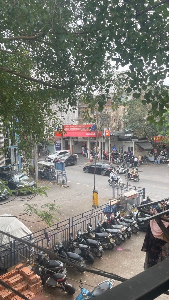 Bán nhà Nguyễn Công Trứ - diện tích 43m2 2 tầng - vị trí đẹp, ô tô vào - giá 12 tỷ