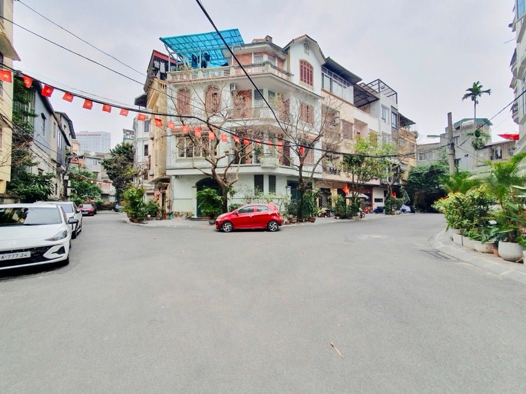 Bán nhà Bạch Đằng - diện tích 43m2 5 tầng - ô tô ngủ trong nhà - giá 13,9 tỷ