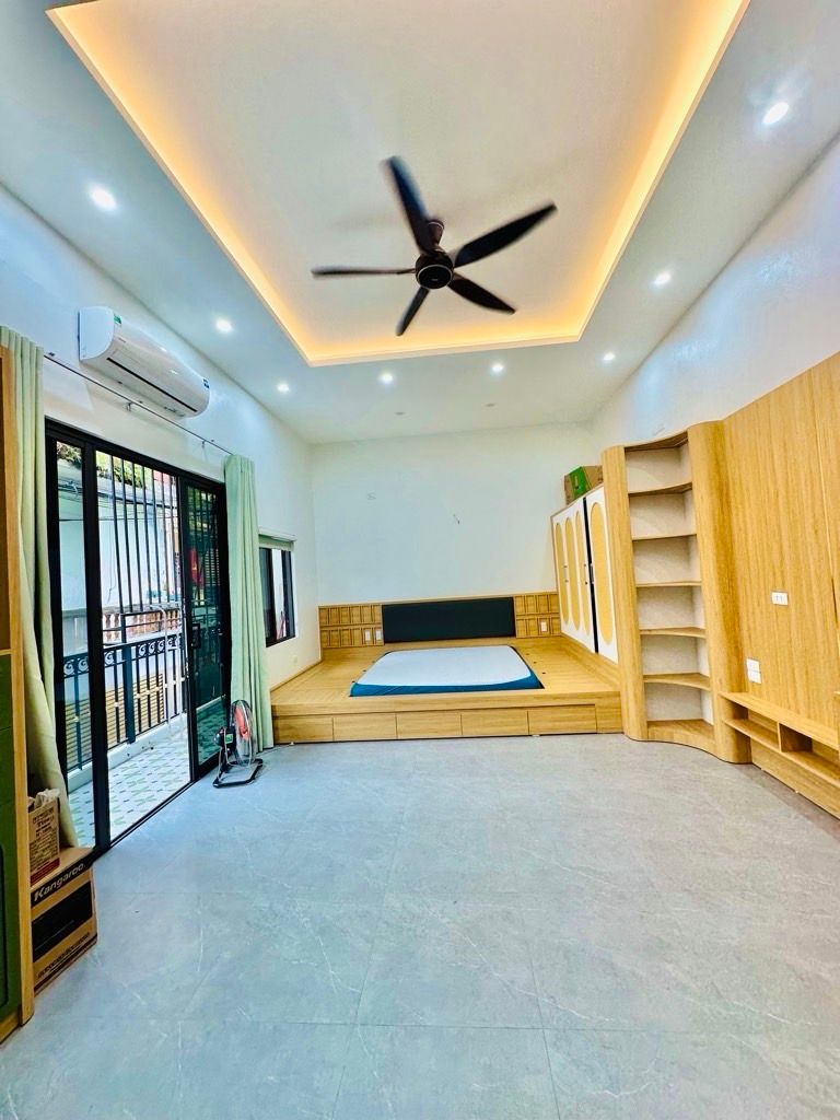 Bán nhà Tân Mai - diện tích 41m2 1 tầng - Ô tô đỗ sát nhà - giá 2,3 tỷ