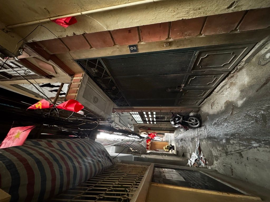 Bán nhà Trường Chinh - diện tích 42.8m2 5 tầng - 3 mặt thoáng - giá 12,9 tỷ