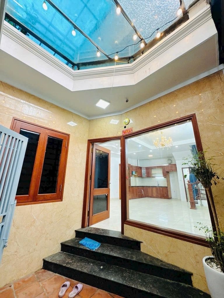 Bán nhà Chợ Khâm Thiên - diện tích 62m2 4 tầng - Nhà đẹp hiếm có - giá 11 tỷ