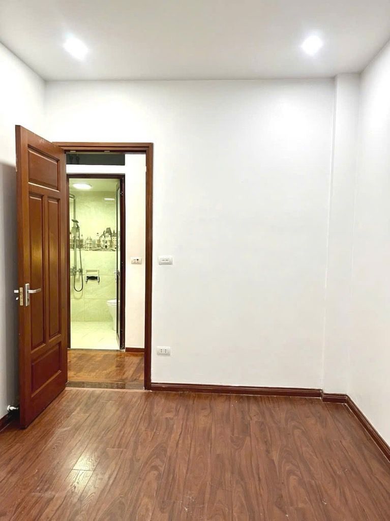 Bán nhà Chợ Khâm Thiên - diện tích 62m2 4 tầng - Nhà đẹp hiếm có - giá 11 tỷ