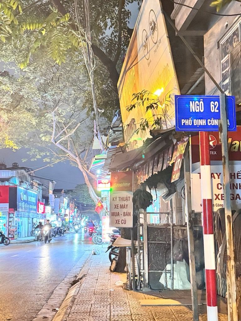 Bán nhà Định Công Hạ - diện tích 65m2 2 tầng - ngõ thông ô tô vào nhà - giá 4,5 tỷ