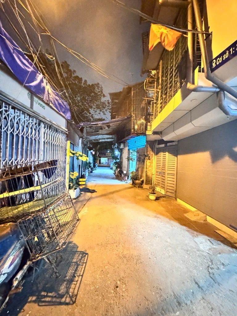 Bán nhà Định Công Hạ - diện tích 65m2 2 tầng - ngõ thông ô tô vào nhà - giá 4,5 tỷ