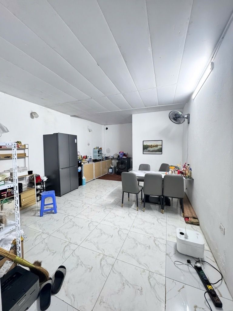 Bán nhà Định Công Hạ - diện tích 65m2 2 tầng - ngõ thông ô tô vào nhà - giá 4,5 tỷ