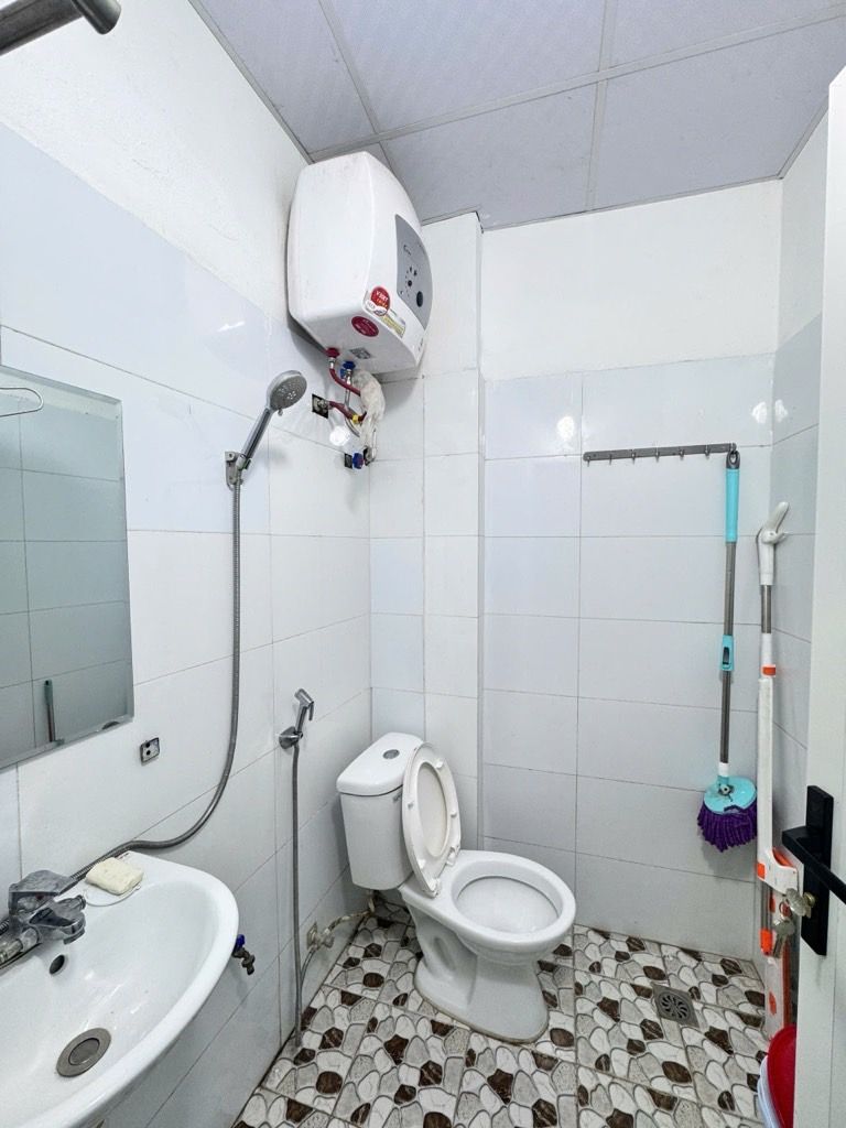 Bán nhà Định Công Hạ - diện tích 65m2 2 tầng - ngõ thông ô tô vào nhà - giá 4,5 tỷ