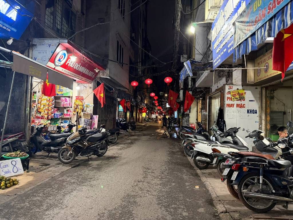 Bán nhà Ngõ Chợ Khâm Thiên - diện tích 73m2 1 tầng - Nhà cấp 4, mặt tiền rộng - giá 14,8 tỷ