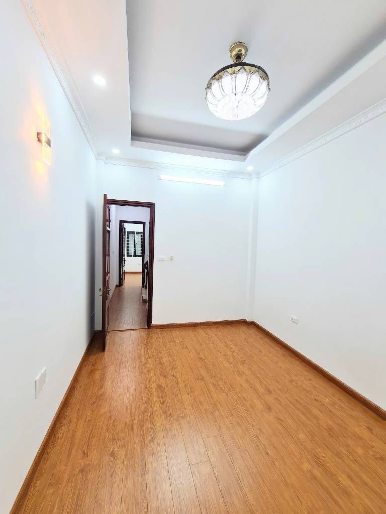 Bán nhà Xã Đàn - diện tích 35m2 4 tầng - Ô TÔ LÙI CỬA - giá 12,25 tỷ