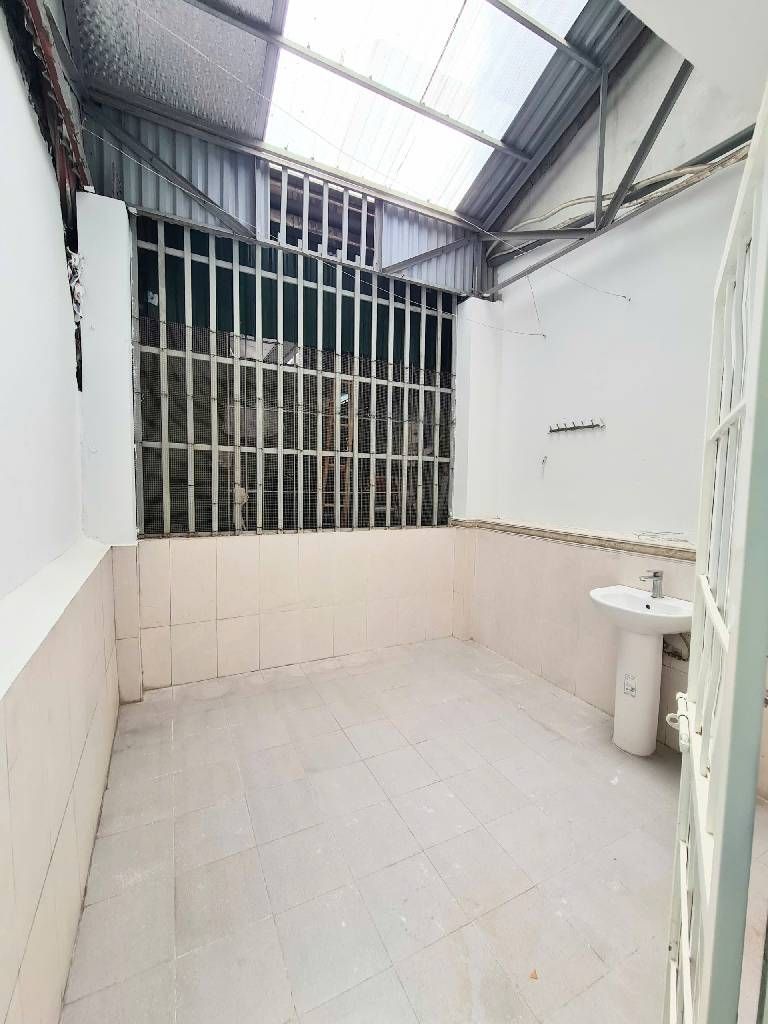 Bán nhà Xã Đàn - diện tích 35m2 4 tầng - Ô TÔ LÙI CỬA - giá 12,25 tỷ