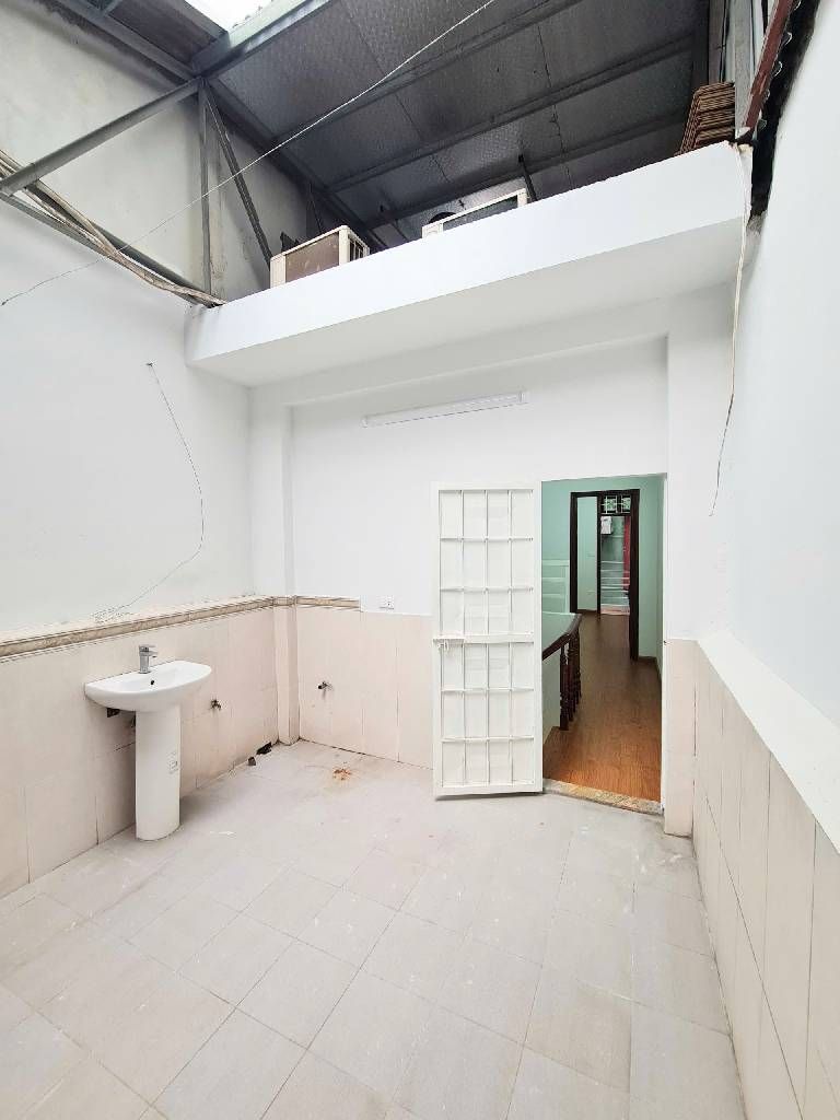 Bán nhà Xã Đàn - diện tích 35m2 4 tầng - Ô TÔ LÙI CỬA - giá 12,25 tỷ