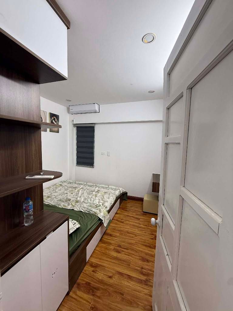 Bán nhà Đường Láng - diện tích 40m2 3 tầng - Căn hộ ccmn 2 ngủ, full nội thất - giá 2,29 tỷ