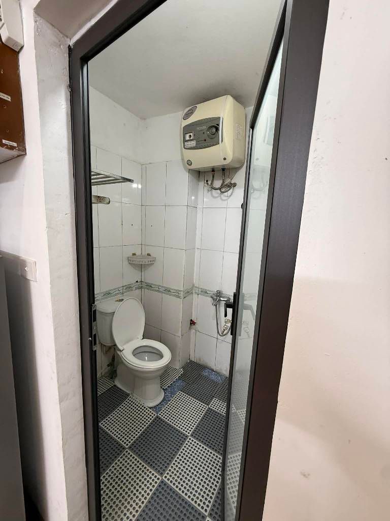 Bán nhà Đường Láng - diện tích 40m2 3 tầng - Căn hộ ccmn 2 ngủ, full nội thất - giá 2,29 tỷ