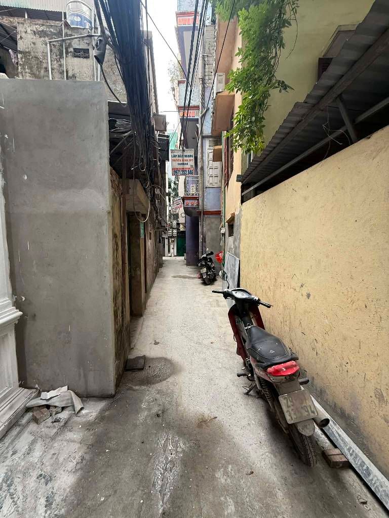 Bán nhà Nguyễn Chính - diện tích 50m2 5 tầng - có thang máy - giá 13,5 tỷ