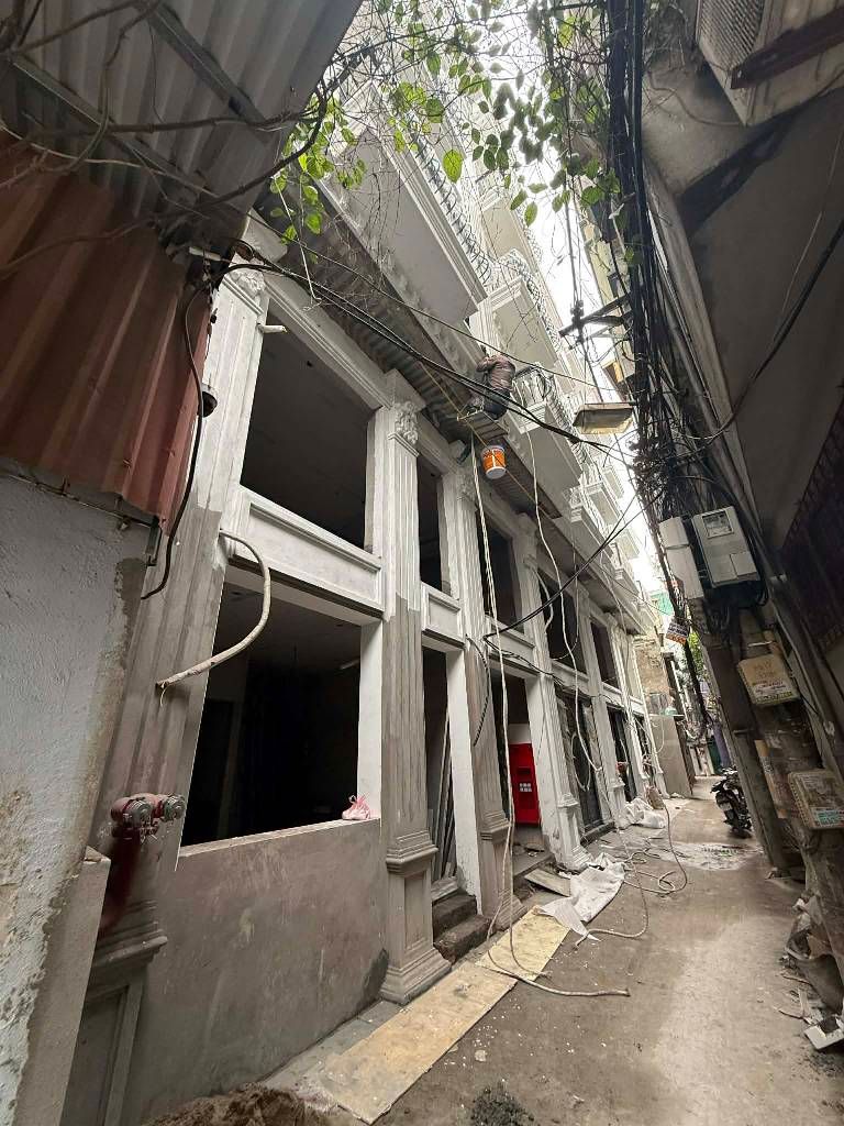 Bán nhà Nguyễn Chính - diện tích 50m2 5 tầng - có thang máy - giá 13,5 tỷ