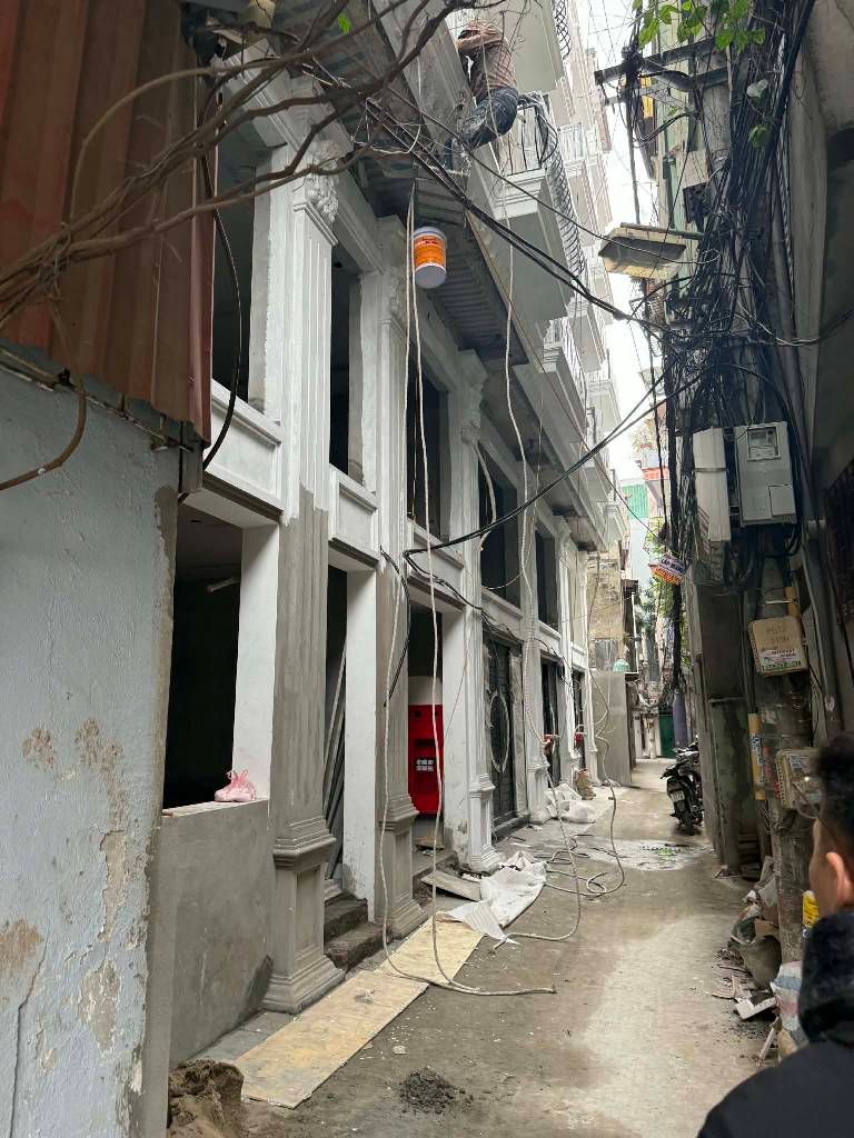 Bán nhà Nguyễn Chính - diện tích 50m2 5 tầng - có thang máy - giá 13,5 tỷ