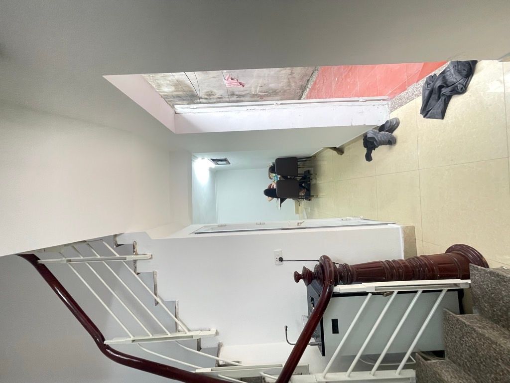 Bán nhà Định Công - diện tích 32,4m2 3 tầng - Lô góc 2 thoáng - giá 2,98 tỷ