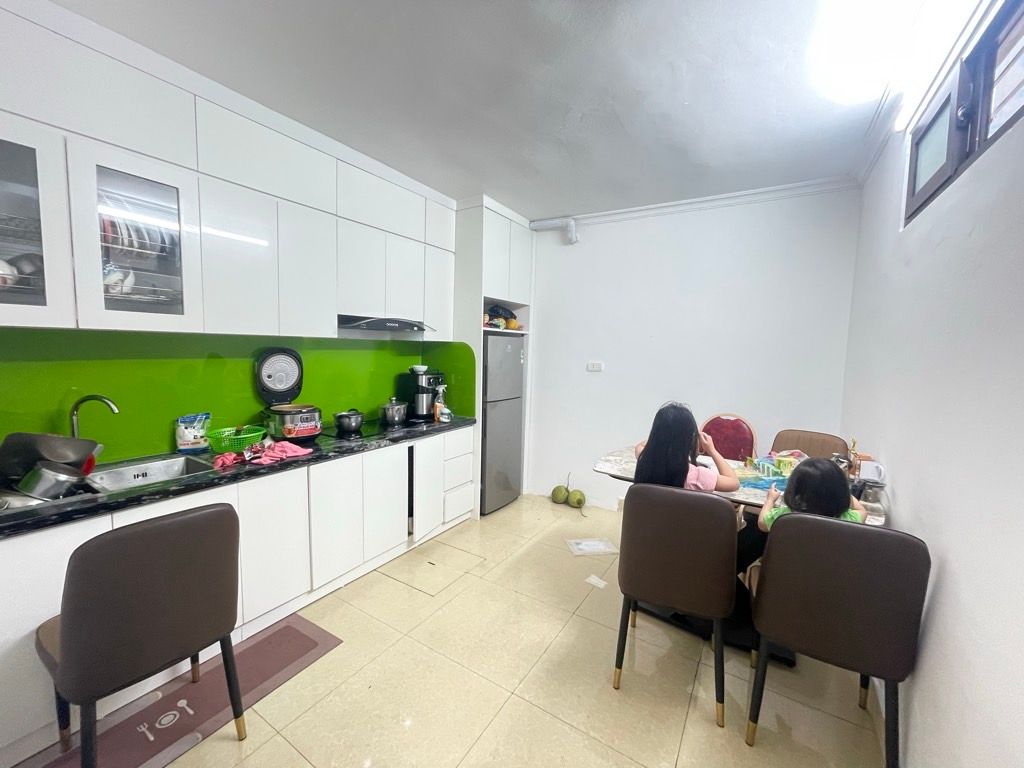 Bán nhà Định Công - diện tích 32,4m2 3 tầng - Lô góc 2 thoáng - giá 2,98 tỷ