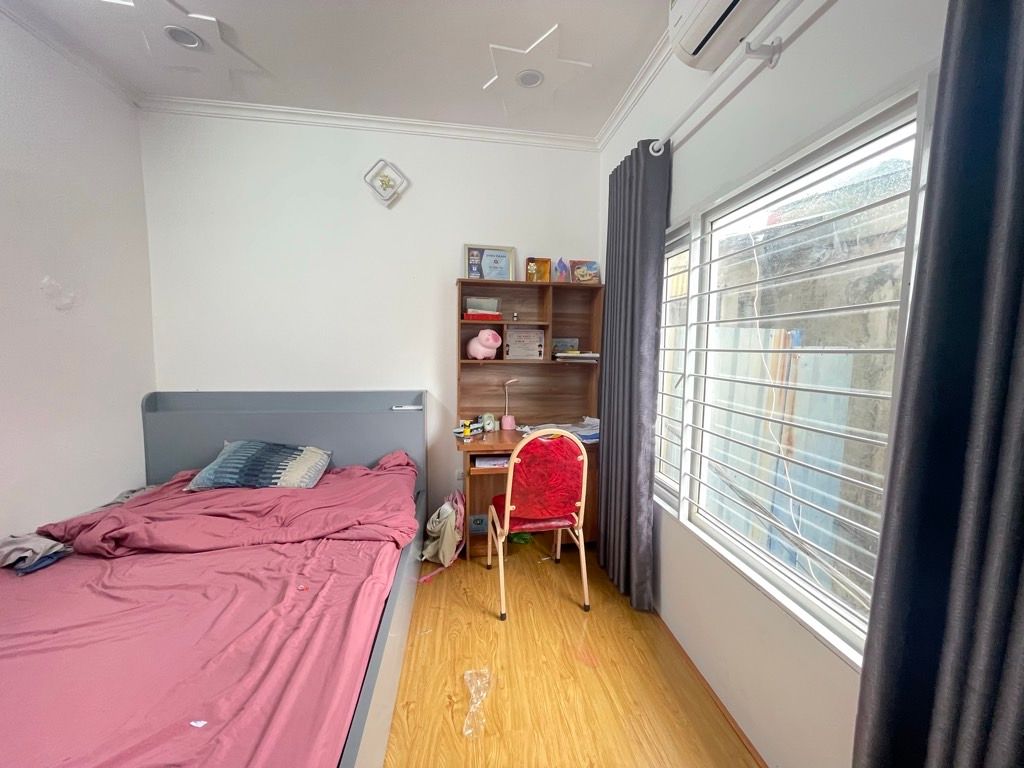 Bán nhà Định Công - diện tích 32,4m2 3 tầng - Lô góc 2 thoáng - giá 2,98 tỷ