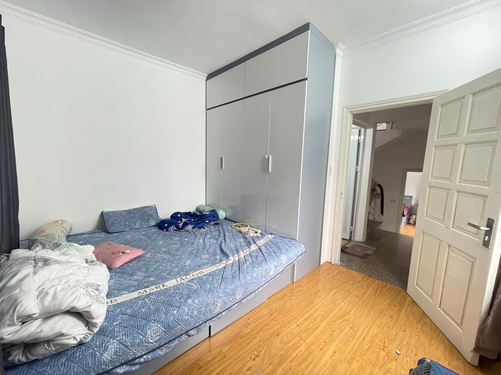 Bán nhà Định Công - diện tích 32,4m2 3 tầng - Lô góc 2 thoáng - giá 2,98 tỷ