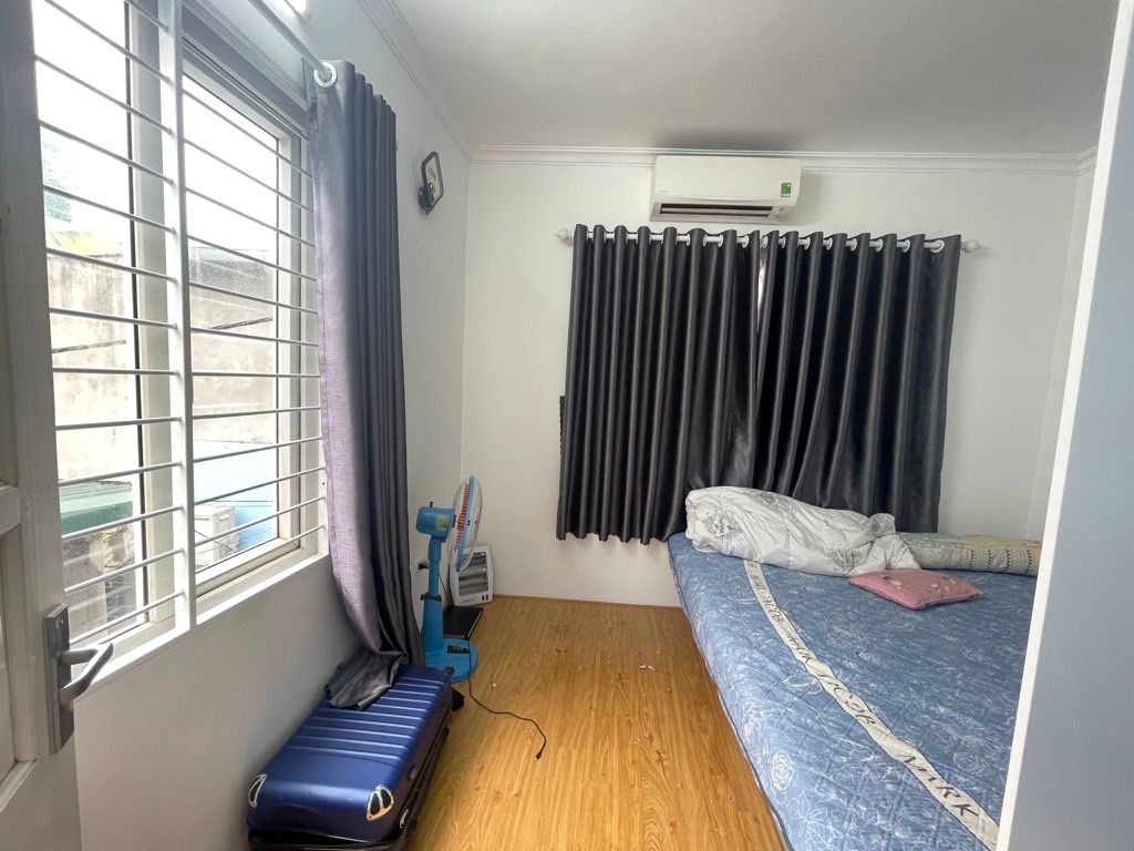 Bán nhà Định Công - diện tích 32,4m2 3 tầng - Lô góc 2 thoáng - giá 2,98 tỷ