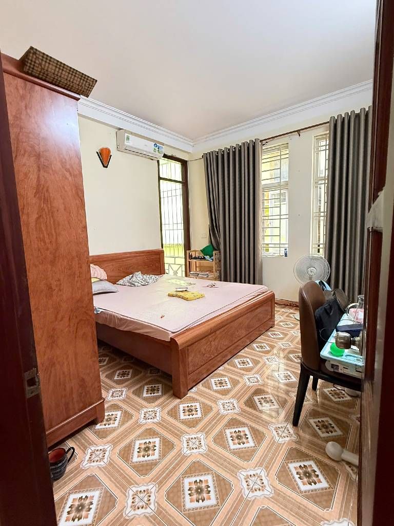 Bán nhà Hoàng Liệt - diện tích 49,2m2 4 tầng - Ngõ 2, ô tô tránh - giá 12 tỷ