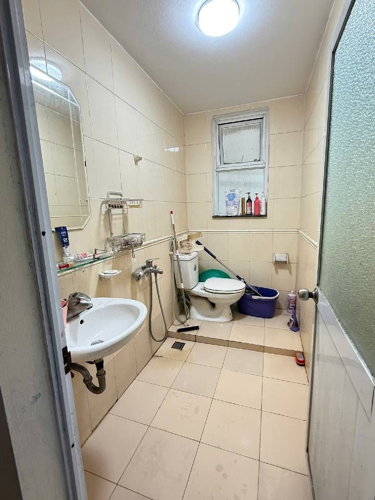 Bán nhà Hoàng Liệt - diện tích 49,2m2 4 tầng - Ngõ 2, ô tô tránh - giá 12 tỷ