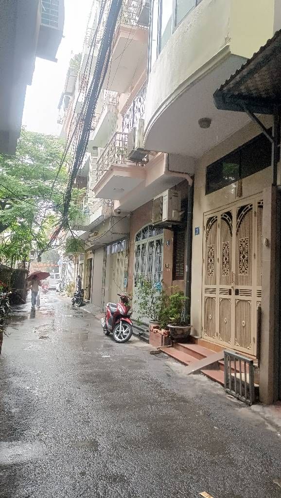 Bán nhà Phương Mai - diện tích 32,9m2 5 tầng - ô tô tránh - giá 9,168 tỷ