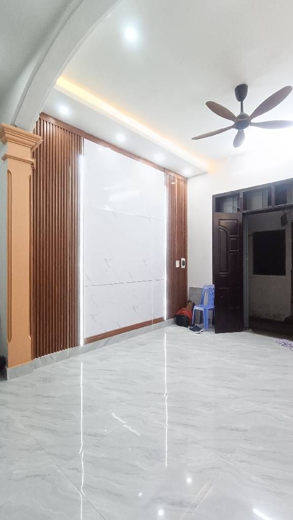 Bán nhà Phương Mai - diện tích 32,9m2 5 tầng - ô tô tránh - giá 9,168 tỷ