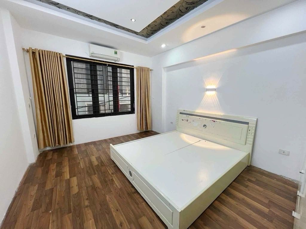 Bán nhà Nguyễn Đức Cảnh - diện tích 44.6m2 4 tầng - Ô Tô Đỗ Cổng - giá 10,6 tỷ