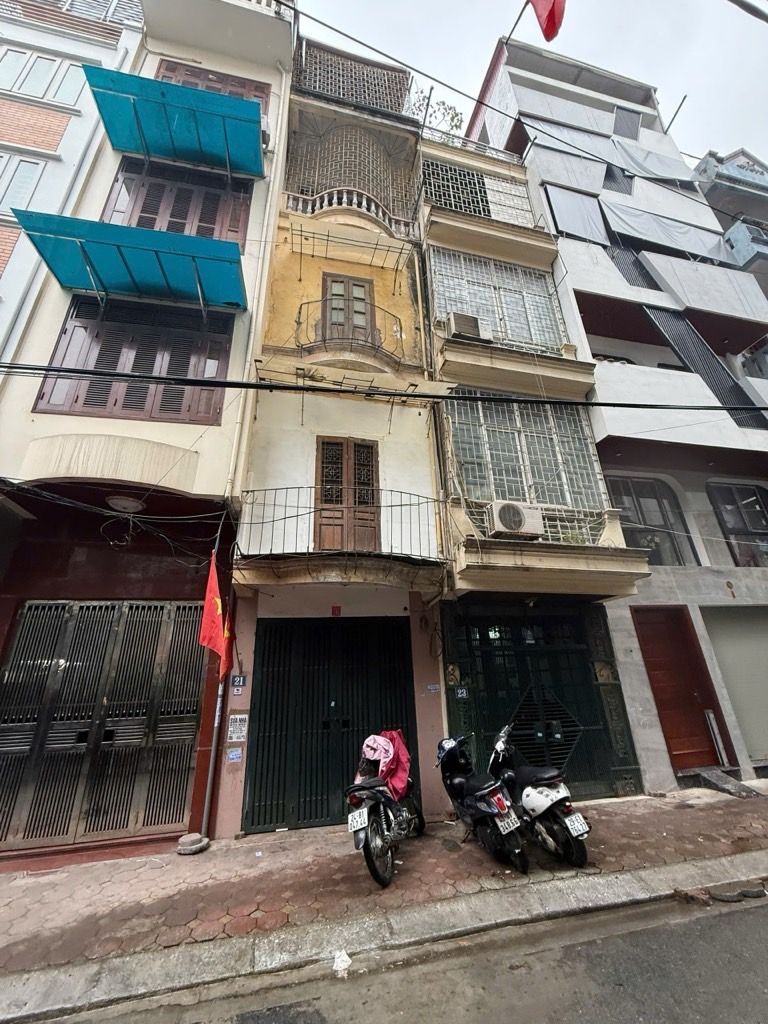 Bán nhà Võ Văn Dũng - diện tích 30m2 5 tầng - mặt tiền đẹp - giá 18 tỷ