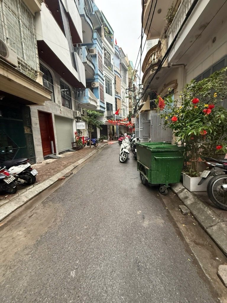 Bán nhà Võ Văn Dũng - diện tích 30m2 5 tầng - mặt tiền đẹp - giá 18 tỷ