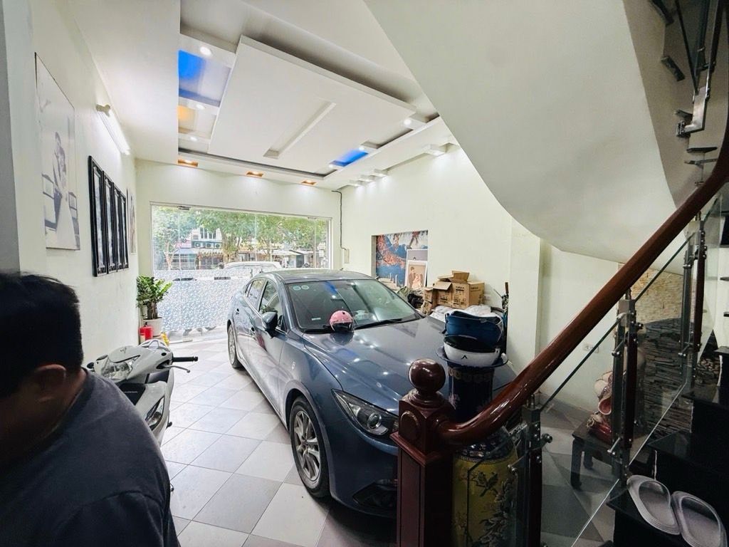 Bán nhà Nguyễn Khoái - diện tích 49,4m2 5 tầng - Ô tô tránh - giá 24,5 tỷ