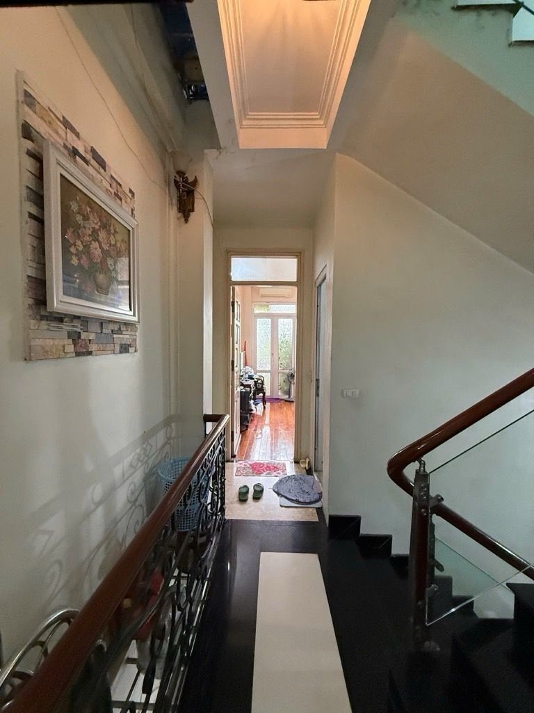 Bán nhà Nguyễn Khoái - diện tích 49,4m2 5 tầng - Ô tô tránh - giá 24,5 tỷ