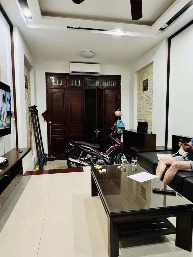 Bán nhà Ngõ Chợ Khâm Thiên - diện tích 47.5m2 4 tầng - Nhà dân xây chắc chắn - giá 11,8 tỷ