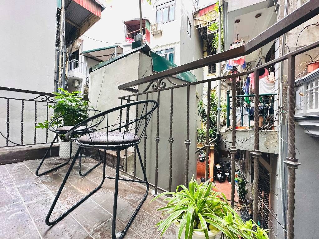 Bán nhà Trần Khát Chân - diện tích 33,4m2 4 tầng - ô tô đỗ gần - giá 7,6 tỷ