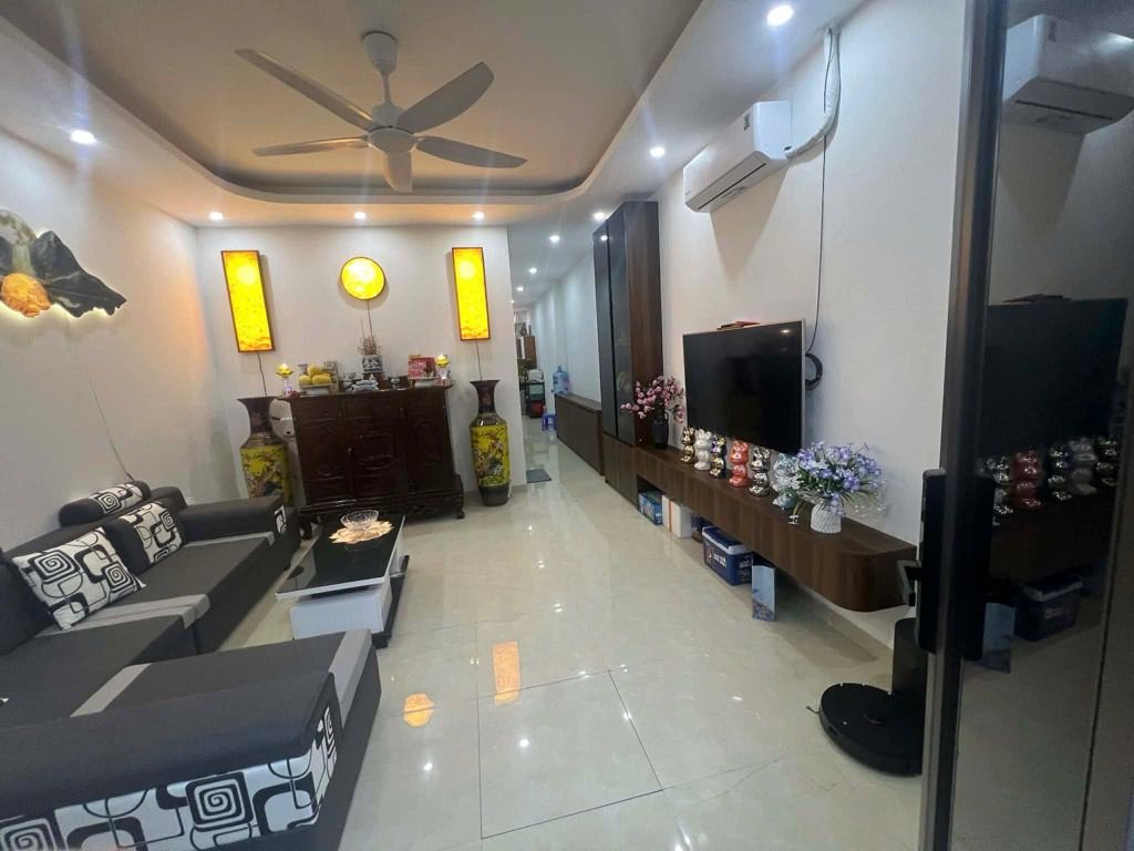 Bán nhà Định Công Hạ - diện tích 56m2 1 tầng - Nhà đẹp chủ tặng toàn bộ nội thất - giá 2,5 tỷ