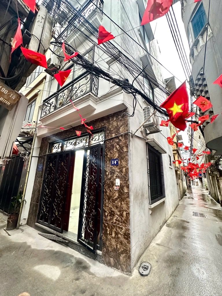 Bán nhà Trương Định - diện tích 31m2 5 tầng - Lô góc 2 mặt - giá 8,75 tỷ