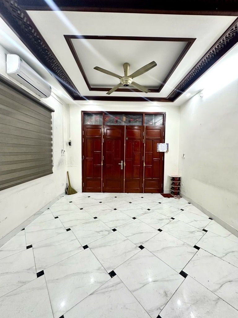 Bán nhà Trương Định - diện tích 31m2 5 tầng - Lô góc 2 mặt - giá 8,75 tỷ