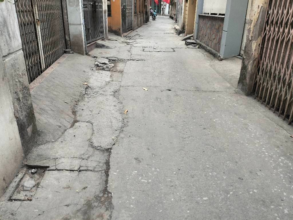 Bán nhà Lê Trọng Tấn - diện tích 63m2 3 tầng - Ngõ ô tô thông - giá 20 tỷ