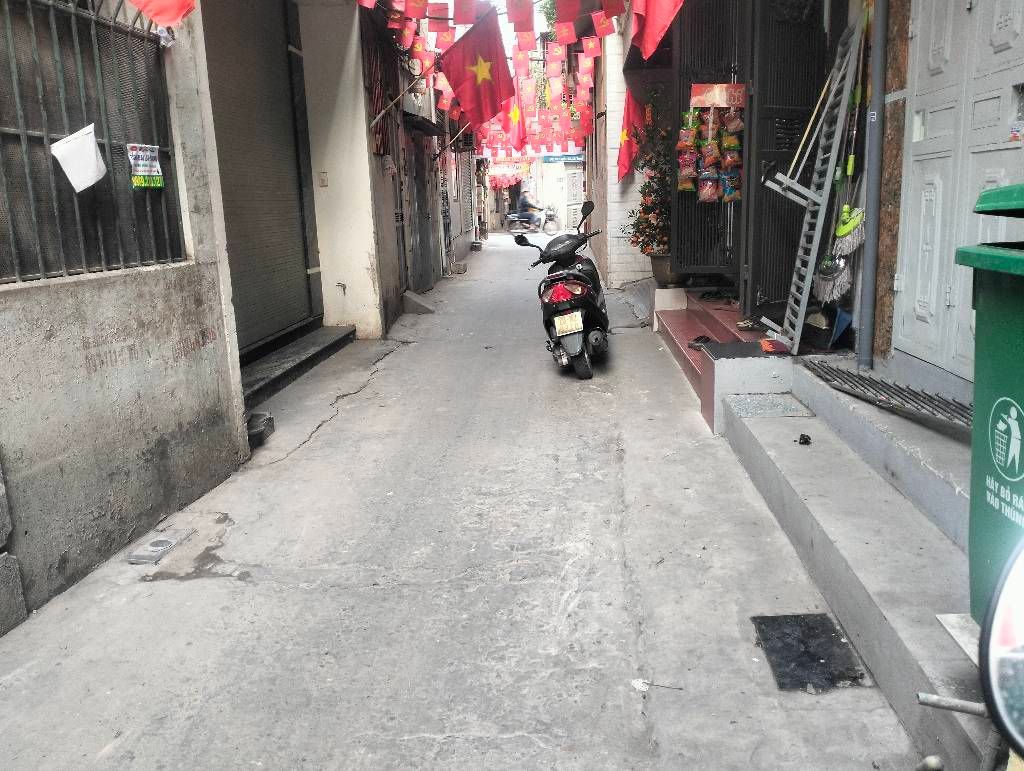 Bán nhà Lê Trọng Tấn - diện tích 63m2 3 tầng - Ngõ ô tô thông - giá 20 tỷ