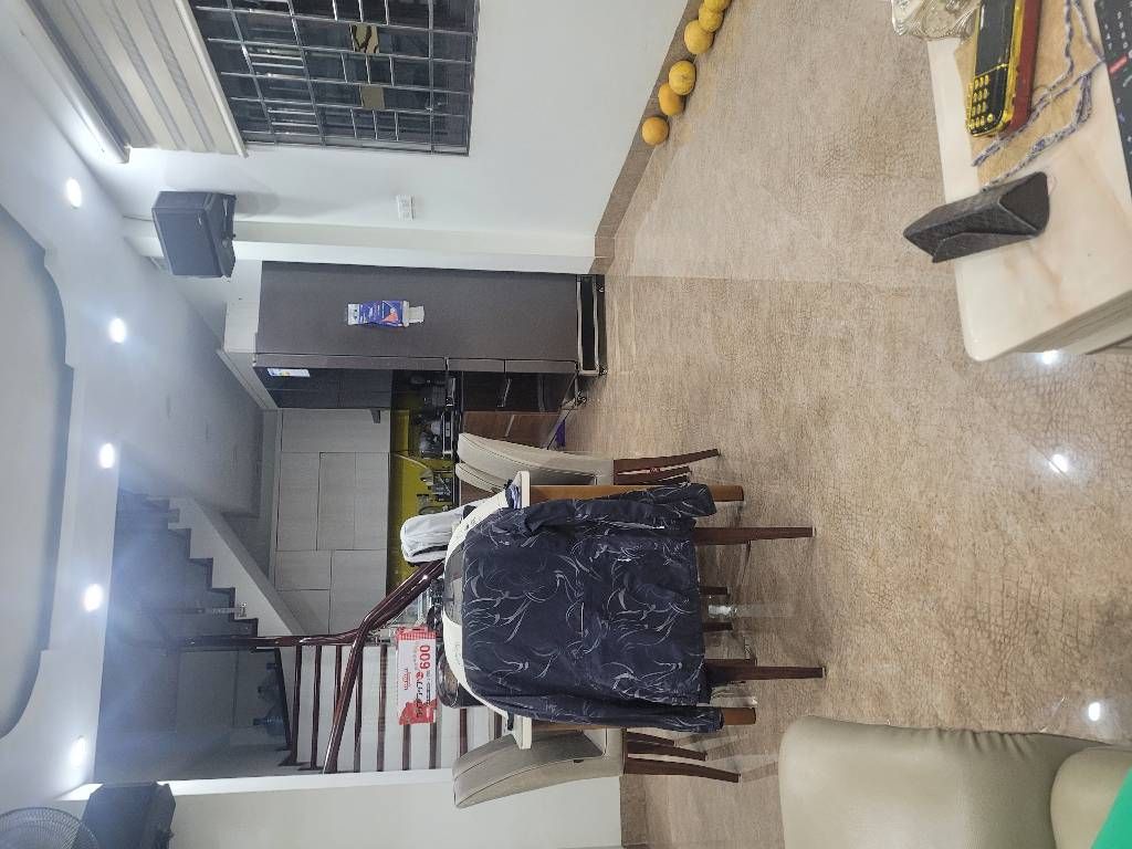 Bán nhà ngõ cẩm văn - diện tích 41m2 5 tầng - Lô góc - giá 14,9 tỷ