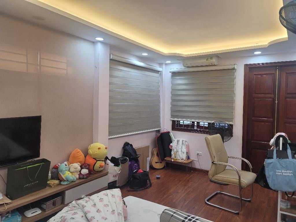 Bán nhà ngõ cẩm văn - diện tích 41m2 5 tầng - Lô góc - giá 14,9 tỷ