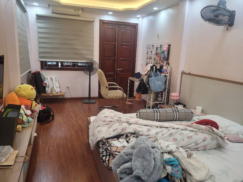 Bán nhà ngõ cẩm văn - diện tích 41m2 5 tầng - Lô góc - giá 14,9 tỷ