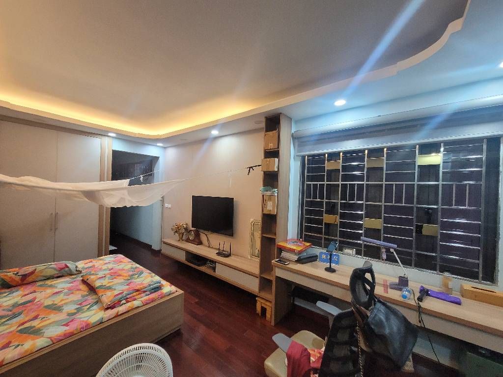 Bán nhà ngõ cẩm văn - diện tích 41m2 5 tầng - Lô góc - giá 14,9 tỷ