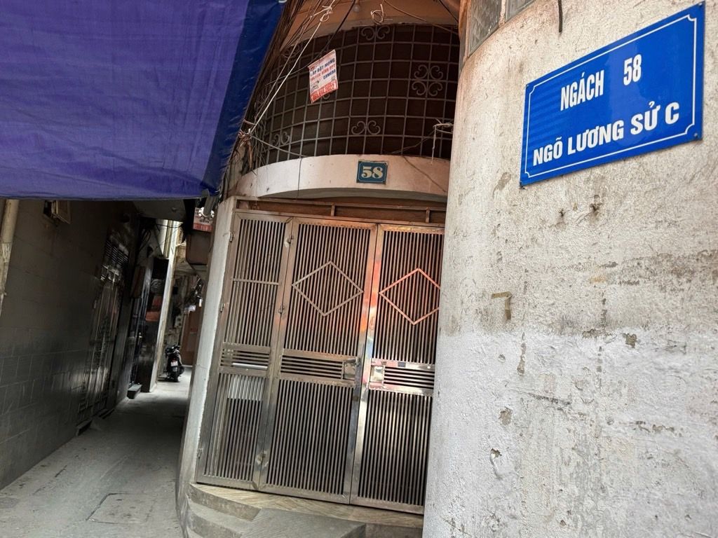 Bán nhà Quốc Tử Giám - diện tích 43.2m2 3 tầng - gần ô tô - giá 8,7 tỷ