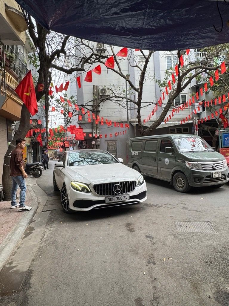 Bán nhà Quốc Tử Giám - diện tích 43.2m2 3 tầng - gần ô tô - giá 8,7 tỷ